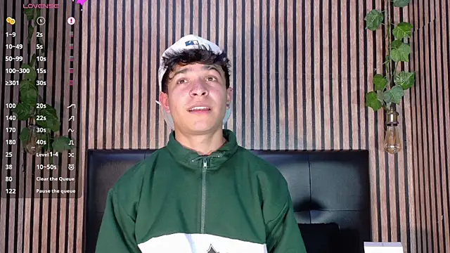 Snapshot of Felipe_boy1 chatting on September 25, 4:33 am Felipe boy1 online show from September 25, 4:33 am