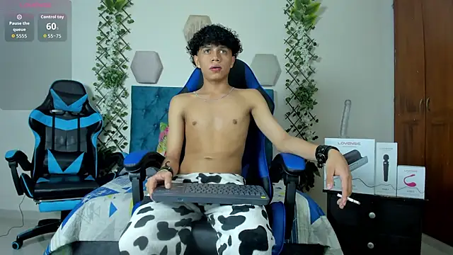 Snapshot of _taylor_black chatting on October 7, 12:15 am  taylor black online show from October 7, 12:15 am