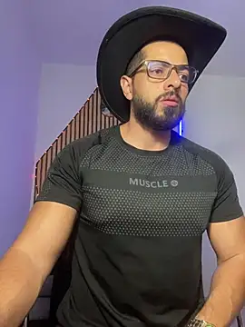 magnumchris online show from February 14, 2:06 am