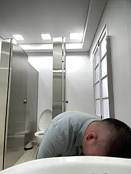 Manu0586 online show from April 17, 12:08 pm