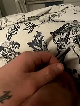 francy242 online show from December 15, 6:43 am