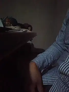 hotmanxxx84 online show from December 16, 3:46 am