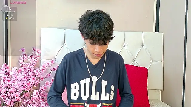 Axel  Evans online show from October 20, 12:20 pm