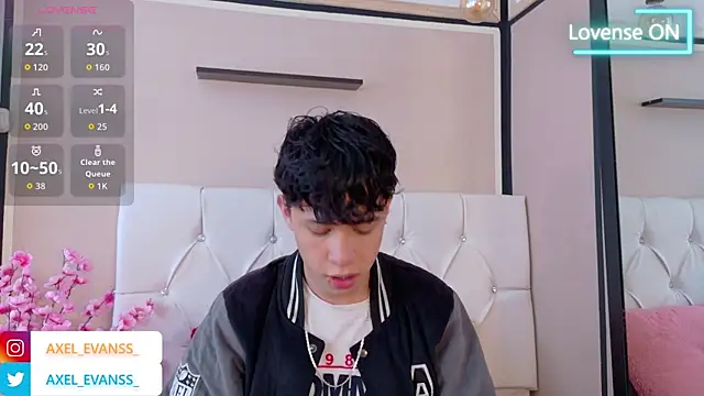 Axel  Evans online show from October 2, 12:53 pm