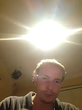 Snapshot of piercingpik chatting on October 2, 10:47 pm piercingpik online show from October 2, 10:47 pm