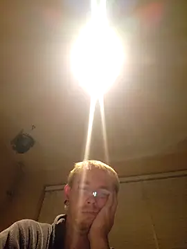 Snapshot of piercingpik chatting on October 5, 10:36 pm piercingpik online show from October 5, 10:36 pm