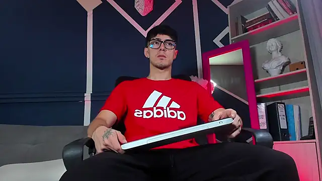 etham wolf  online show from December 17, 1:18 pm