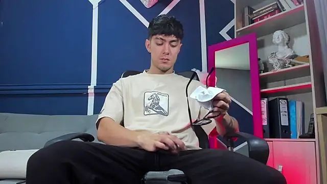 etham wolf  online show from November 20, 12:48 pm