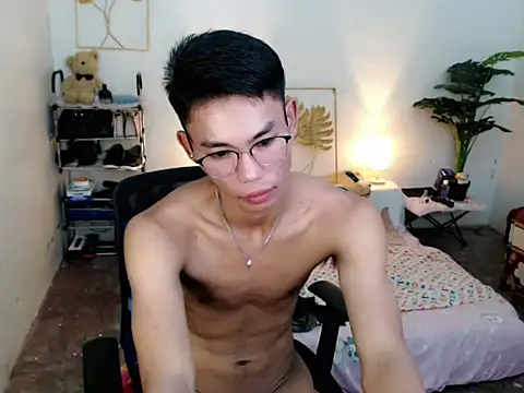 Snapshot of naughty_rence chatting on October 13, 2:39 am naughty rence online show from October 13, 2:39 am