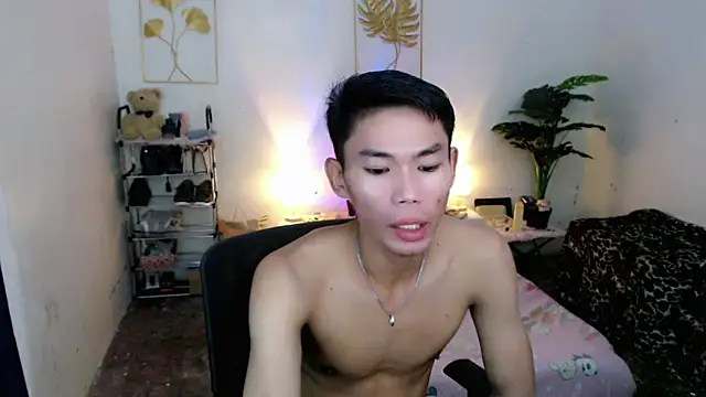 Snapshot of naughty_rence chatting on October 29, 9:01 am naughty rence online show from October 29, 9:01 am