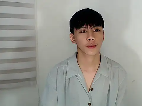 Snapshot of ynotyu chatting on October 17, 3:38 pm ynotyu online show from October 17, 3:38 pm