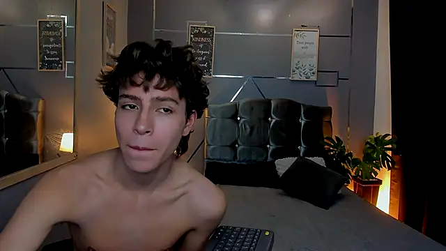 Snapshot of Christopher_77 chatting on October 17, 1:48 pm Christopher 77 online show from October 17, 1:48 pm