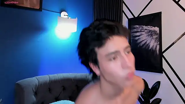 Christopher 77 online show from November 10, 7:08 pm