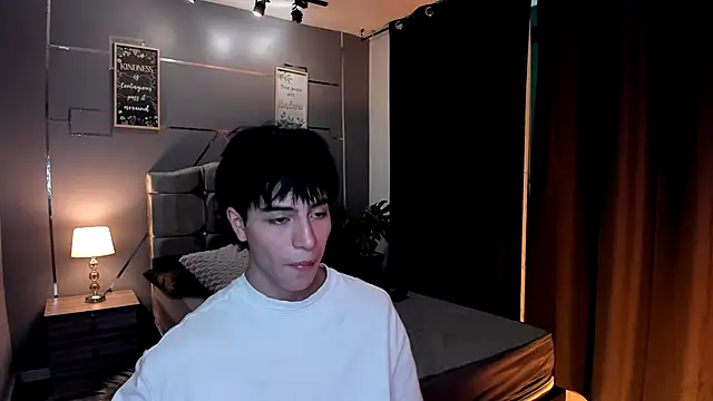 Snapshot of Christopher_77 chatting on September 20, 4:18 pm Christopher 77 online show from September 20, 4:18 pm