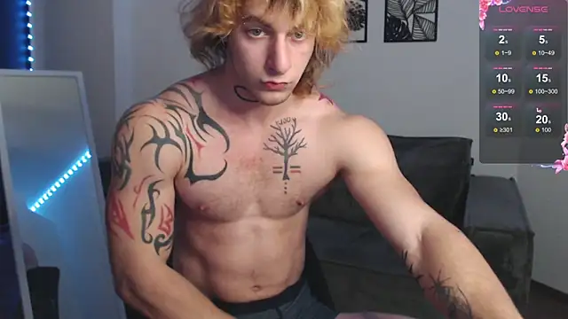 Snapshot of Brendan__Piks chatting on October 27, 10:06 am Brendan  Piks online show from October 27, 10:06 am