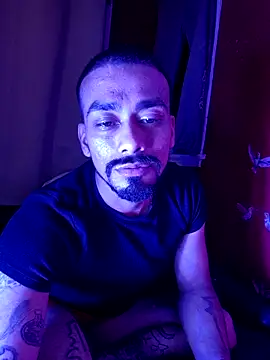 Snapshot of Cnutt310 chatting on October 25, 9:00 am Cnutt310 online show from October 25, 9:00 am