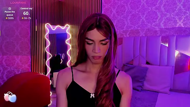 LIHIAN TAY online show from November 13, 3:55 am