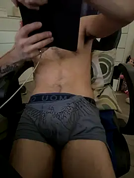 Snapshot of xixopuaff88 chatting on September 15, 7:32 am xixopuaff88 online show from September 15, 7:32 am