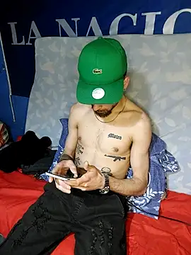 Snapshot of Demian24_ chatting on September 19, 12:46 am Demian24  online show from September 19, 12:46 am