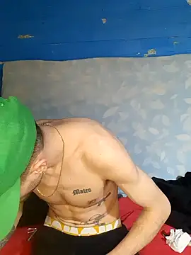 Snapshot of Demian24_ chatting on September 27, 10:40 pm Demian24  online show from September 27, 10:40 pm