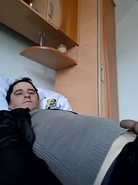 hugecock4u1990 online show from November 29, 12:07 pm