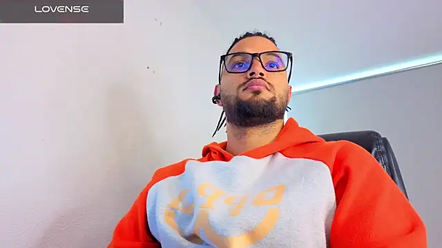 Ernesto-Rodriguez82 online show from April 16, 3:34 pm