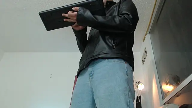 Thomasjons  online show from April 16, 4:12 am