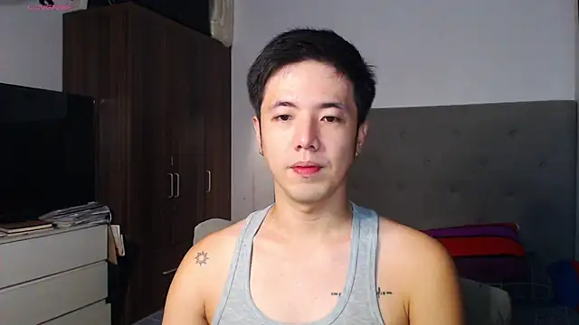 Addictiveboi online show from February 19, 3:03 am