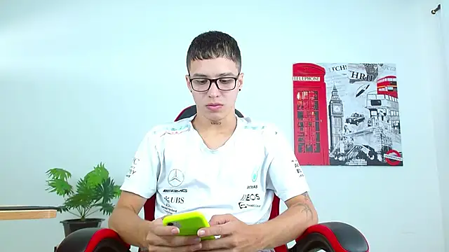 Snapshot of Cumandres18 chatting on September 10, 2:16 pm Cumandres18 online show from September 10, 2:16 pm