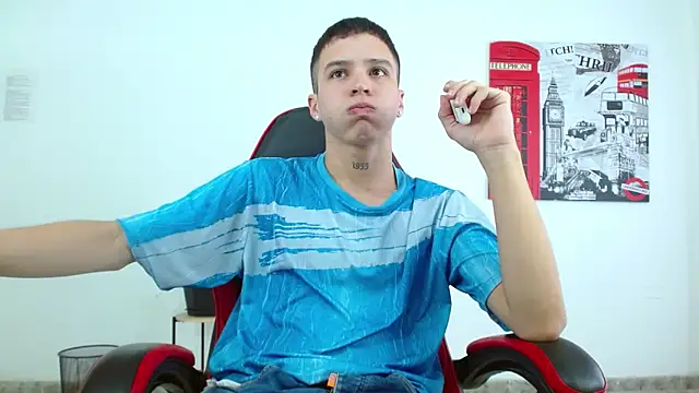 Snapshot of Cumandres18 chatting on October 24, 2:08 pm Cumandres18 online show from October 24, 2:08 pm