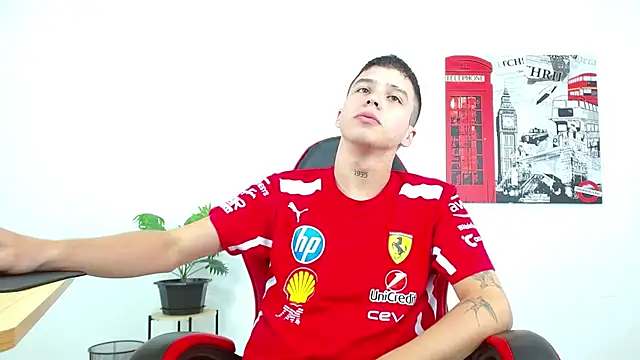 Snapshot of Cumandres18 chatting on October 10, 2:44 pm Cumandres18 online show from October 10, 2:44 pm