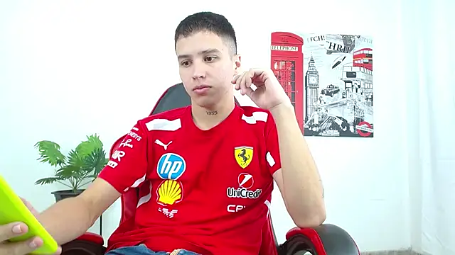 Snapshot of Cumandres18 chatting on October 15, 2:13 pm Cumandres18 online show from October 15, 2:13 pm