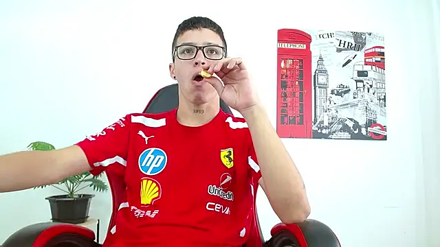 Snapshot of Cumandres18 chatting on October 4, 2:11 pm Cumandres18 online show from October 4, 2:11 pm