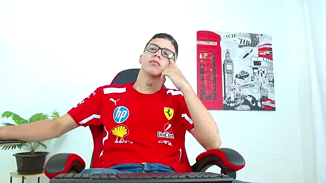 Snapshot of Cumandres18 chatting on September 15, 1:45 pm Cumandres18 online show from September 15, 1:45 pm