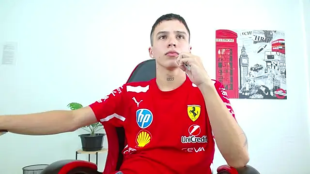 Snapshot of Cumandres18 chatting on October 22, 8:23 pm Cumandres18 online show from October 22, 8:23 pm