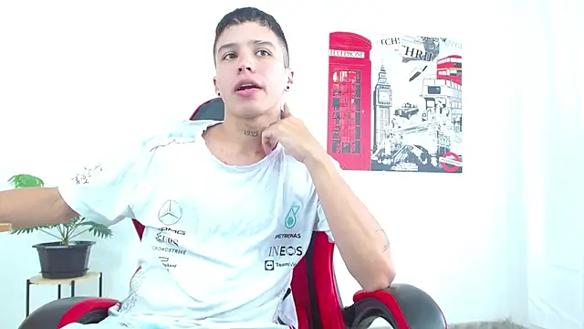 Snapshot of Cumandres18 chatting on October 1, 1:59 pm Cumandres18 online show from October 1, 1:59 pm