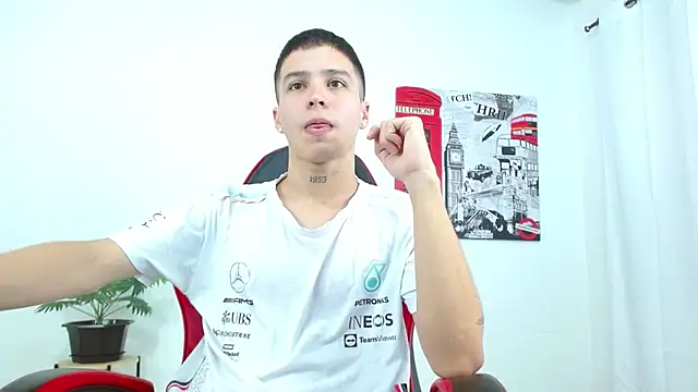 Snapshot of Cumandres18 chatting on October 28, 1:57 pm Cumandres18 online show from October 28, 1:57 pm