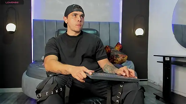 Snapshot of Liam_walk_ chatting on September 12, 8:09 pm Liam walk  online show from September 12, 8:09 pm