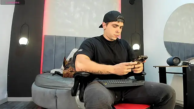 Snapshot of Liam_walk_ chatting on September 19, 10:42 pm Liam walk  online show from September 19, 10:42 pm