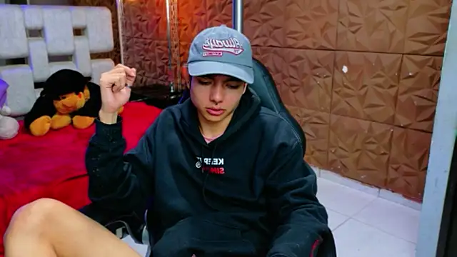 alandelrey57 online show from February 24, 3:18 am