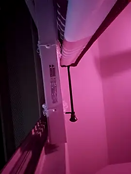 Snapshot of Lb228w chatting on October 30, 2:57 am Lb228w online show from October 30, 2:57 am