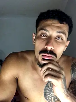 Owenferrara online show from November 23, 4:01 am