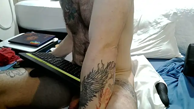 Luv2SuckBWC92 online show from October 16, 7:05 am