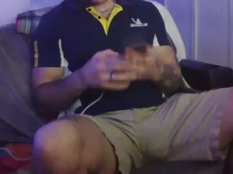 Luv2SuckBWC92 online show from September 10, 6:12 am