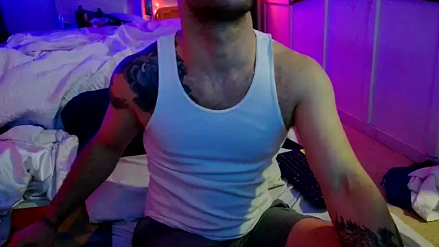 Luv2SuckBWC92 online show from September 30, 1:01 am