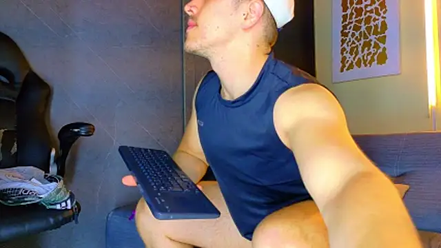 ALANNFERRER online show from June 30, 10:38 am