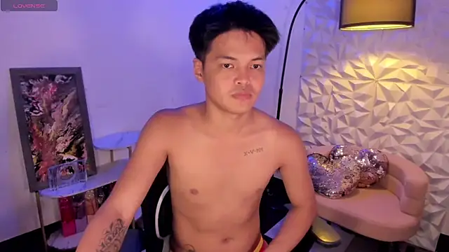 asianhugescott online show from February 16, 11:08 am