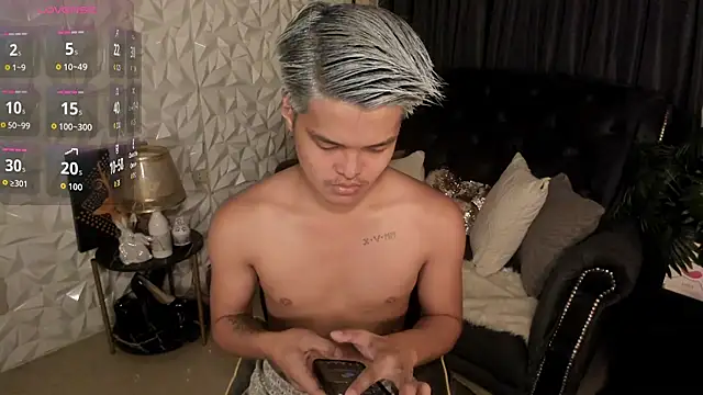 asianhugescott online show from January 12, 12:31 pm