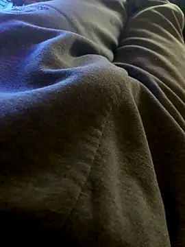 MuzzyFacing online show from November 30, 9:11 am