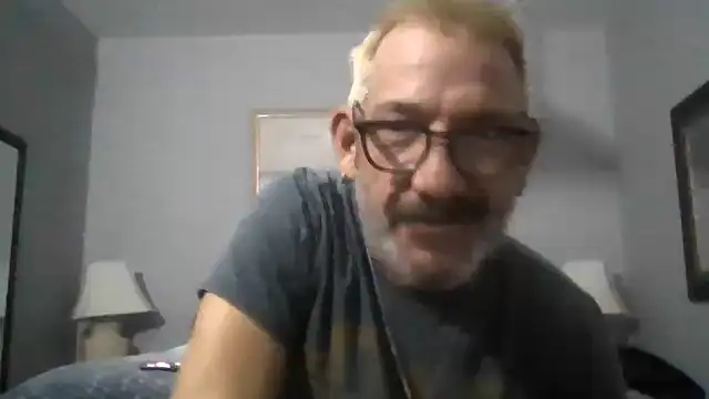 FoxnMouse online show from October 31, 2:57 am